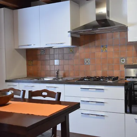 Dom wakacyjny Dieci Tornesi Montalbano Elicona